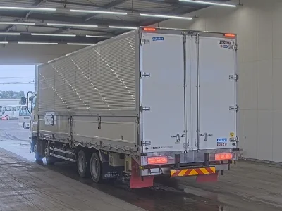 ISUZU GIGA