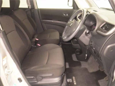MITSUBISHI DELICA D2