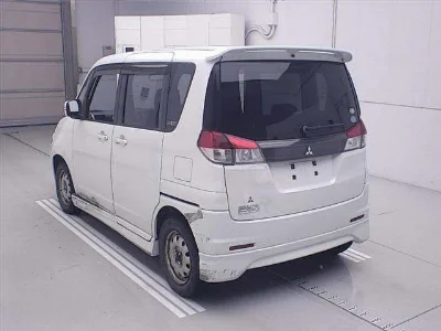 MITSUBISHI DELICA D2