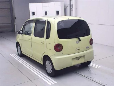DAIHATSU MOVE LATTE