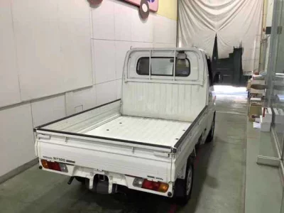 NISSAN CLIPPER TRUCK