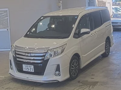 TOYOTA NOAH