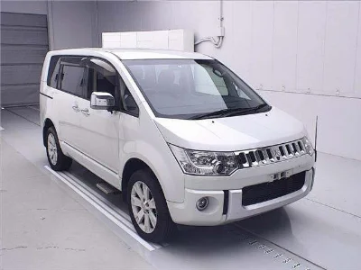 MITSUBISHI DELICA D5