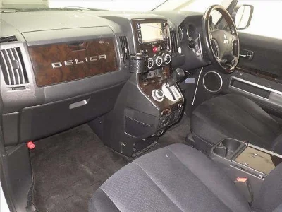 MITSUBISHI DELICA D5