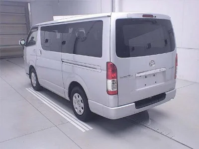 TOYOTA REGIUS ACE VAN