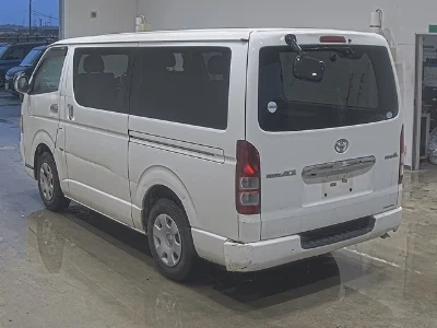 TOYOTA HIACE VAN