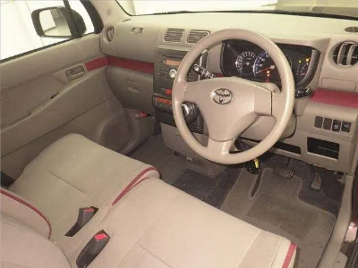TOYOTA PIXIS SPACE