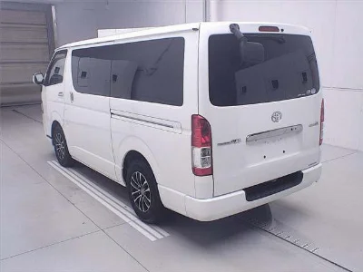 TOYOTA REGIUS ACE VAN