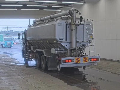 ISUZU GIGA
