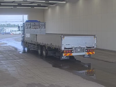 ISUZU GIGA