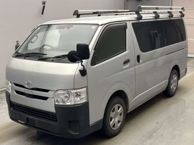 TOYOTA REGIUS VAN