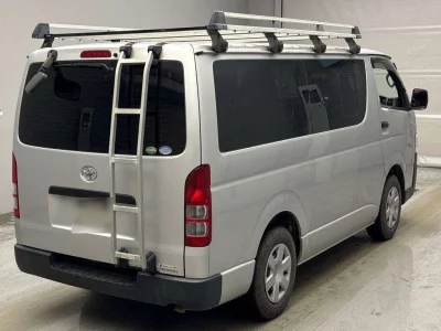 TOYOTA REGIUS VAN