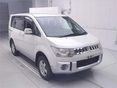 MITSUBISHI DELICA D5