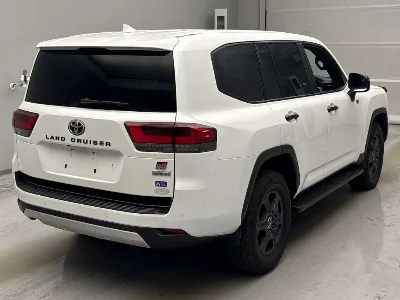 TOYOTA LAND CRUISER