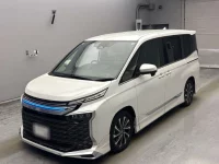 Цена авто Toyota Voxy с аукционов Японии, номер кузова MZRA90W, пробег 37 000, оценка 2