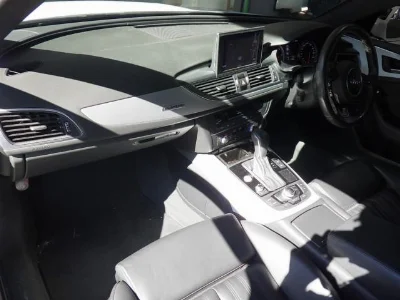 AUDI A6 AVANTE