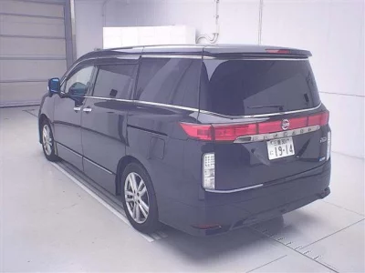 NISSAN ELGRAND