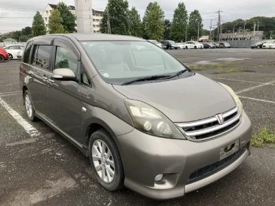 TOYOTA ISIS