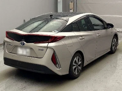 TOYOTA PRIUS PHV