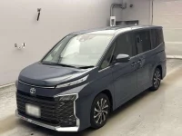 Цена авто Toyota Voxy с аукционов Японии, номер кузова MZRA90W, пробег 12 000, оценка 3