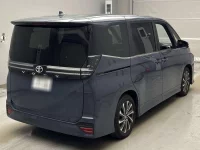 Цена авто Toyota Voxy с аукционов Японии, номер кузова MZRA90W, пробег 12 000, оценка 3