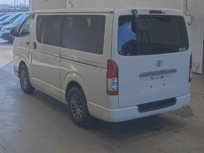 TOYOTA REGIUS ACE VAN