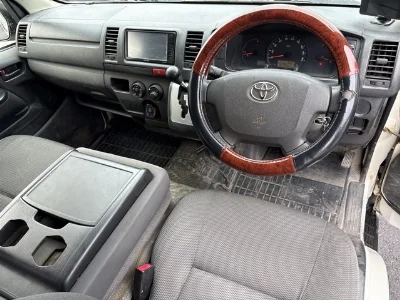 TOYOTA REGIUS ACE VAN
