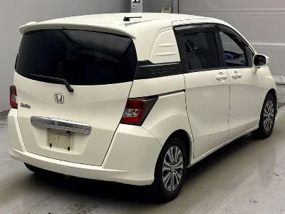 HONDA FREED SPIKE