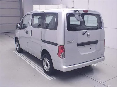 NISSAN NV200