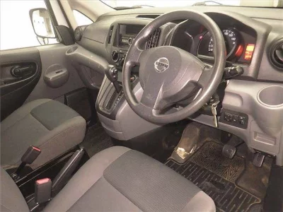 NISSAN NV200