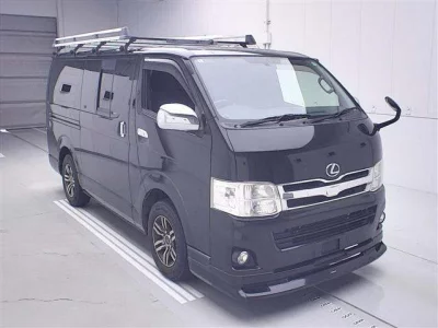 TOYOTA REGIUS ACE VAN