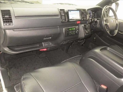 TOYOTA HIACE VAN