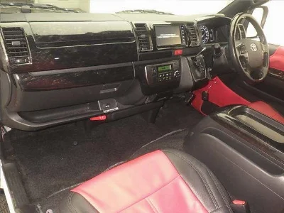 TOYOTA HIACE VAN