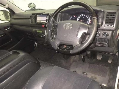 TOYOTA REGIUS ACE VAN
