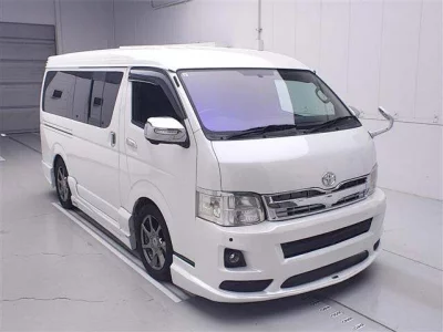 TOYOTA REGIUS ACE VAN