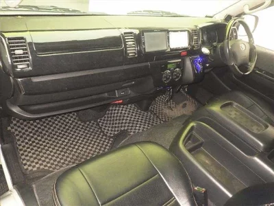 TOYOTA REGIUS ACE VAN