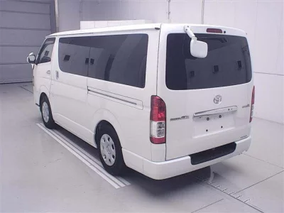TOYOTA REGIUS ACE VAN