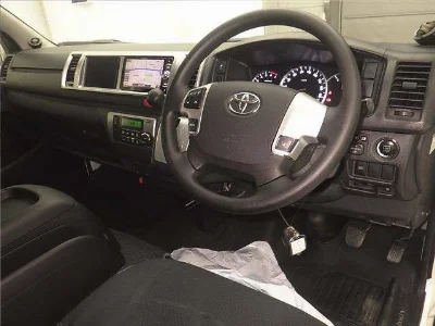 TOYOTA HIACE