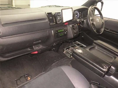 TOYOTA HIACE VAN