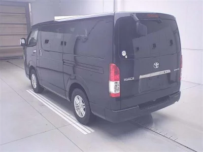 TOYOTA HIACE VAN