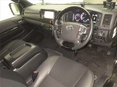 TOYOTA HIACE VAN