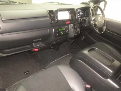 TOYOTA HIACE VAN