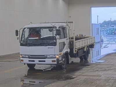 NISSAN UD