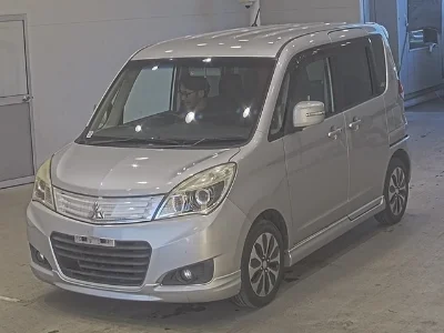 MITSUBISHI DELICA D2