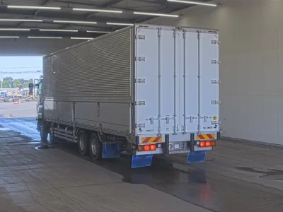 ISUZU GIGA
