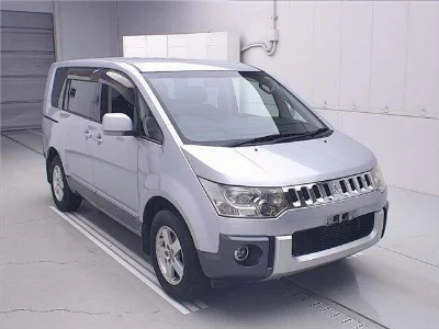 MITSUBISHI DELICA D5