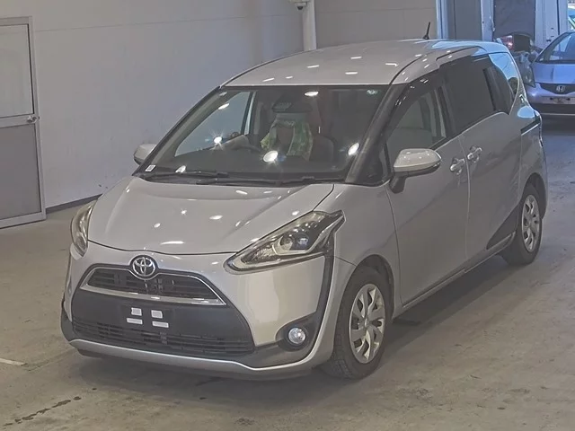 Toyota Sienta 2016