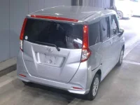 Цена авто Toyota Roomy с аукционов Японии, номер кузова M900A, пробег 144 000, оценка 8