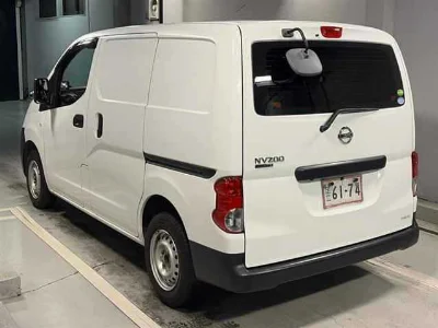 NISSAN NV200