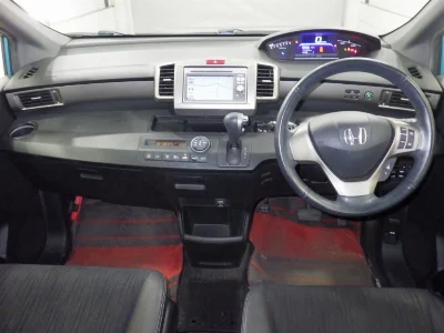 HONDA FREED SPIKE